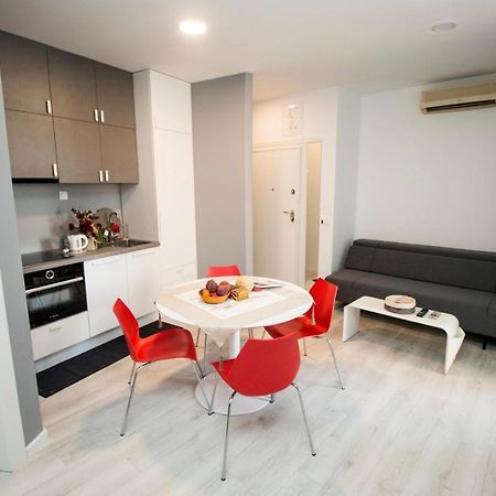 Apartman Gusar -Top Position, Close To The Center And The Beach, Fully Equipped 오미스 외부 사진