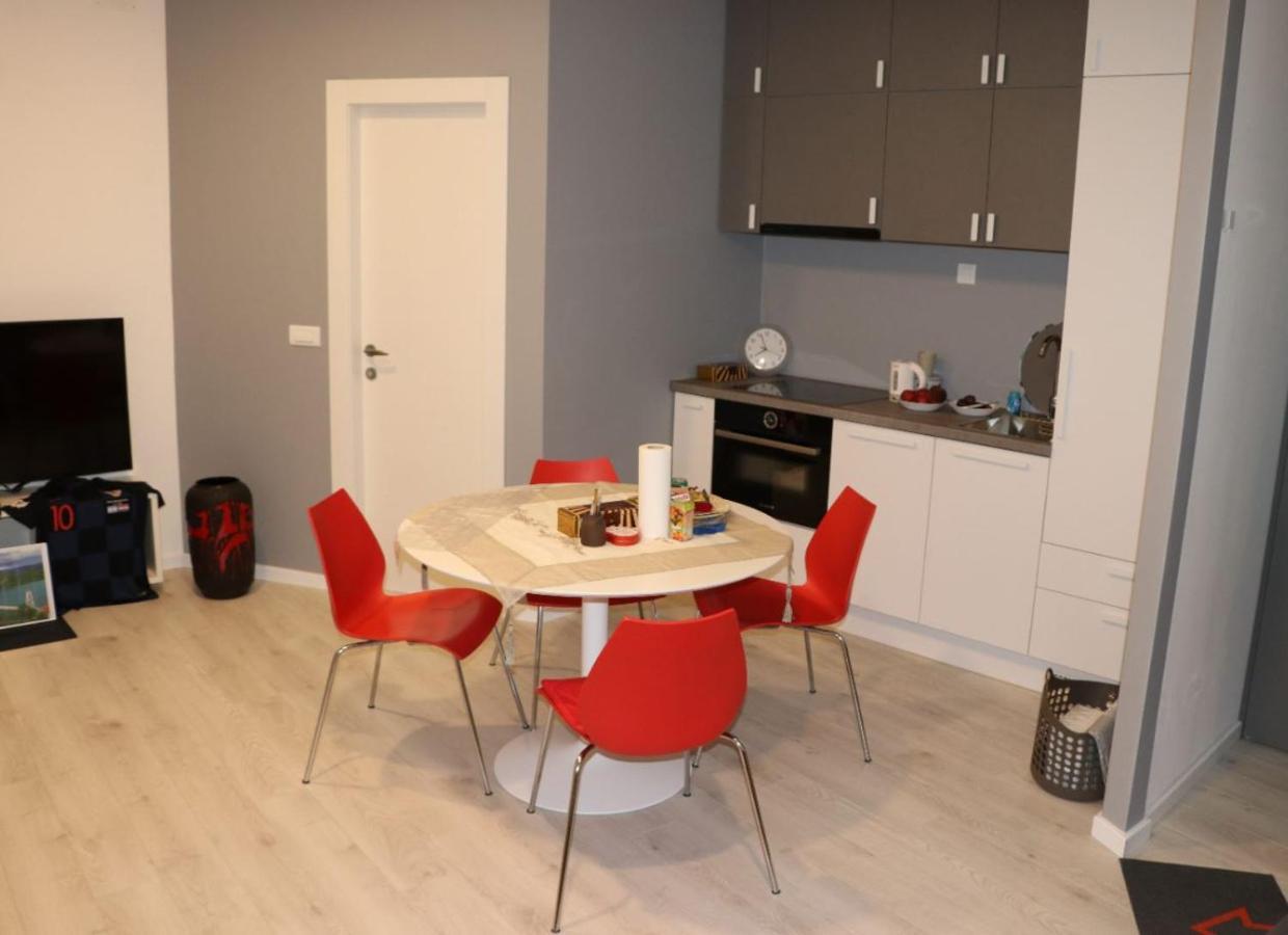 Apartman Gusar -Top Position, Close To The Center And The Beach, Fully Equipped 오미스 외부 사진